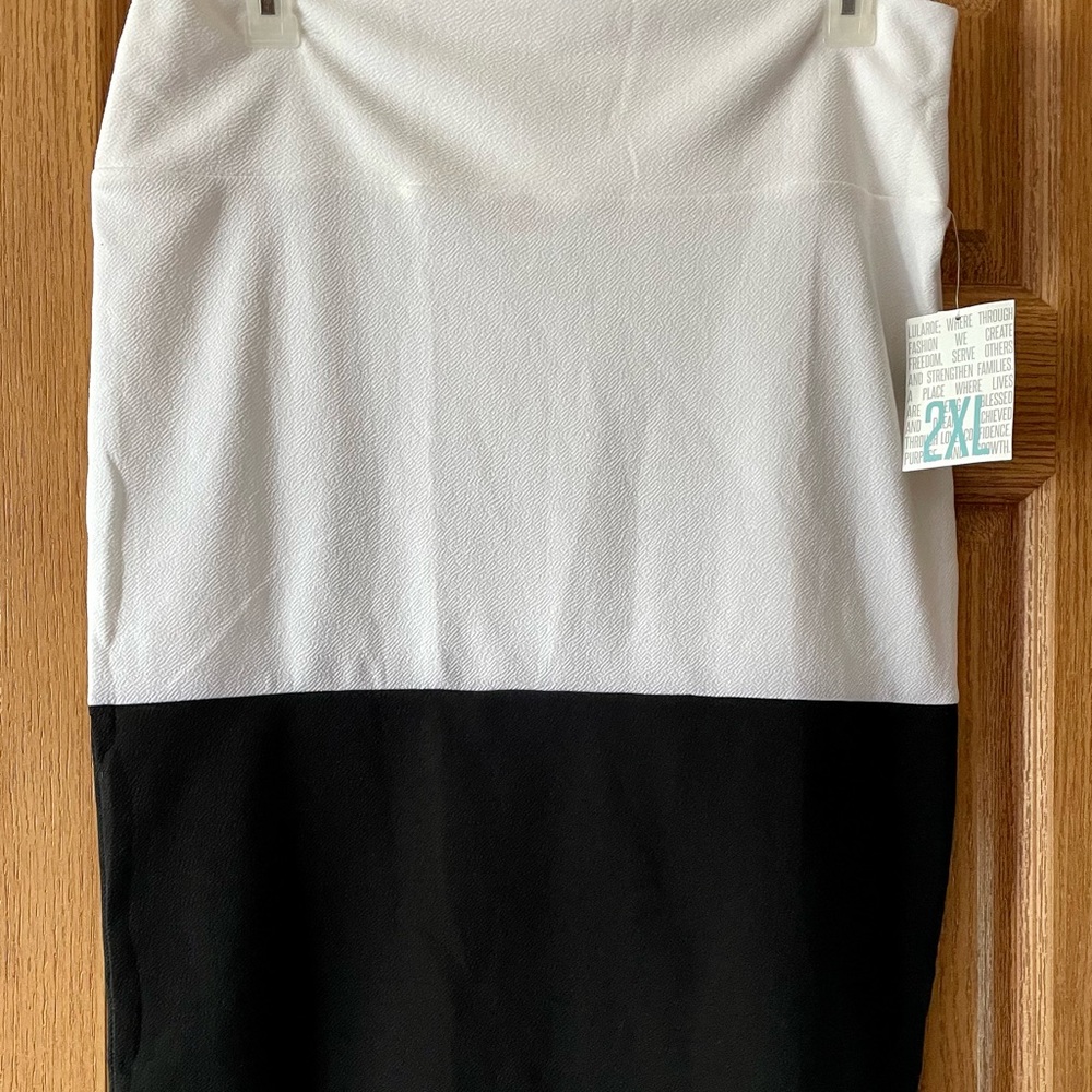 LuLaRoe Cassie Pencil Skirt 2X NWT Black & White